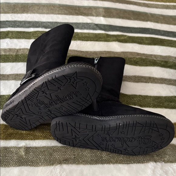 Skechers Black Boots with Pink Embroidery - Picture 3 of 3